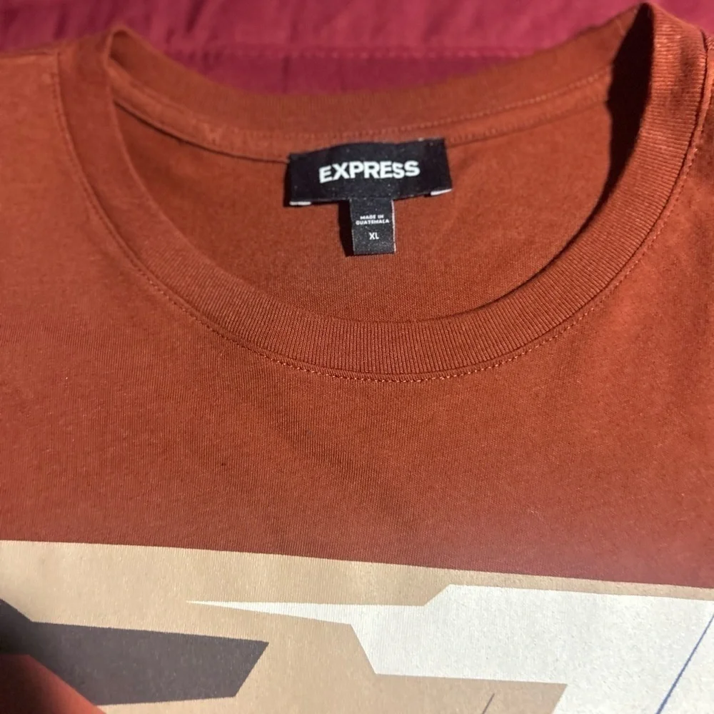Express T-shirt - Picture 3 of 6